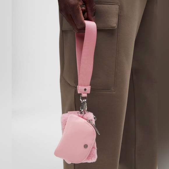 NWT Lululemon Dual Pouch Wristlet Plush Fleece Pink Tide